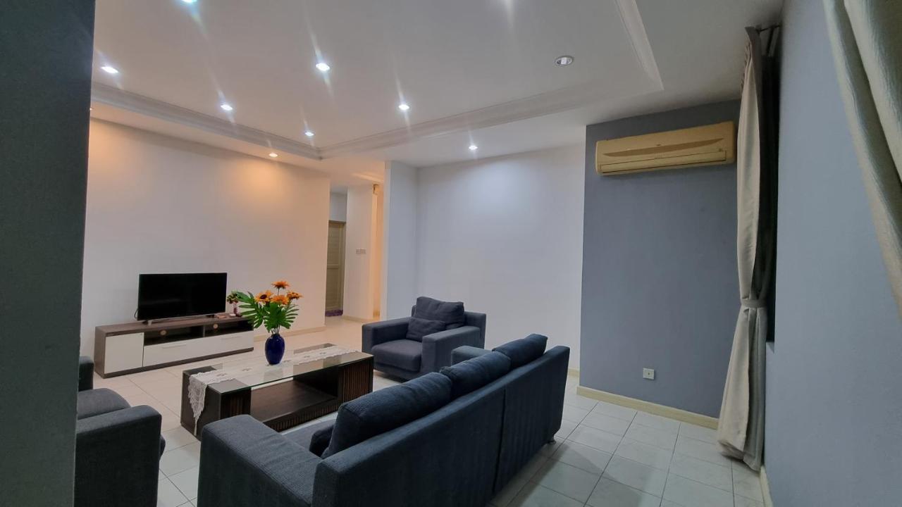 Kenyalang Emerald Riverine Resort Homestay 쿠칭 외부 사진
