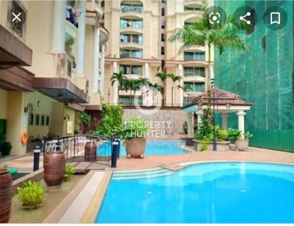 Kenyalang Emerald Riverine Resort Homestay 쿠칭 외부 사진
