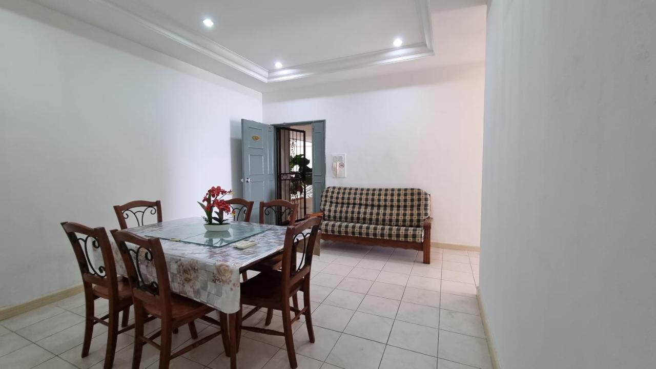 Kenyalang Emerald Riverine Resort Homestay 쿠칭 외부 사진