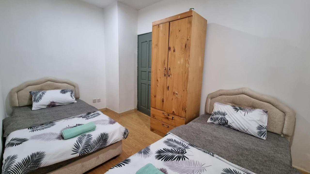 Kenyalang Emerald Riverine Resort Homestay 쿠칭 외부 사진