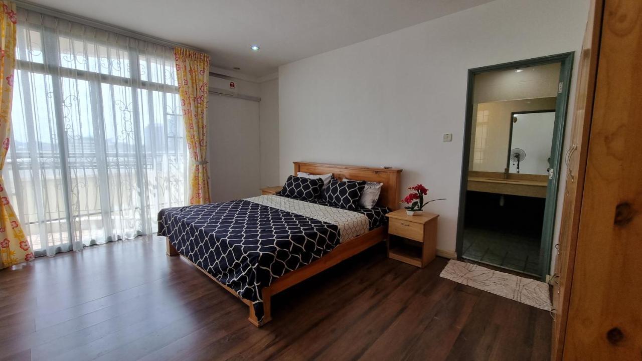 Kenyalang Emerald Riverine Resort Homestay 쿠칭 외부 사진